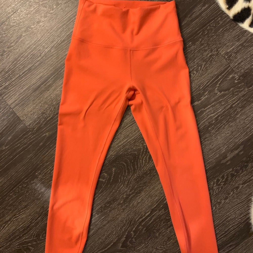 Lululemon orange wunder train sz 6